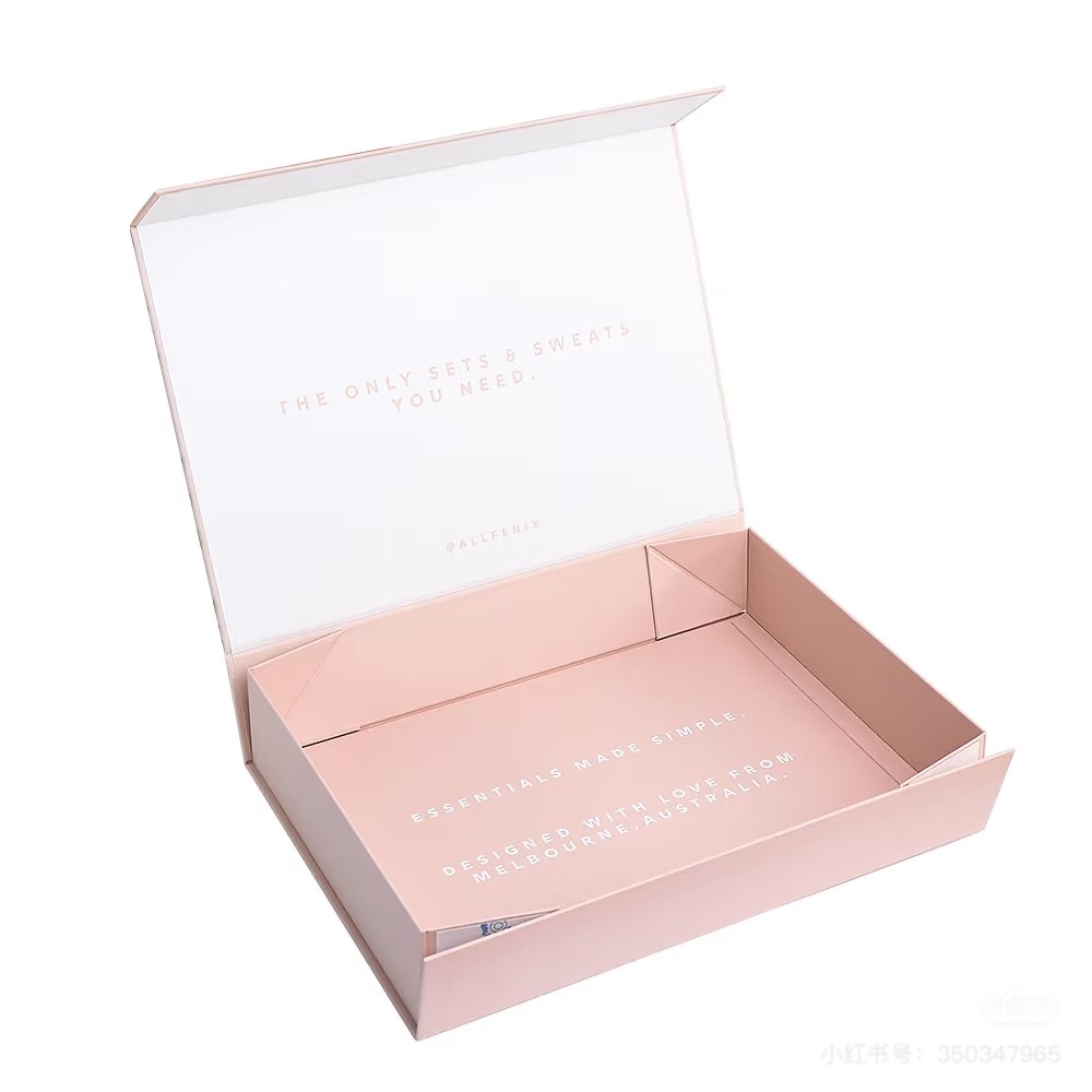 Custom Magnetic foldable box for Luxury Brands