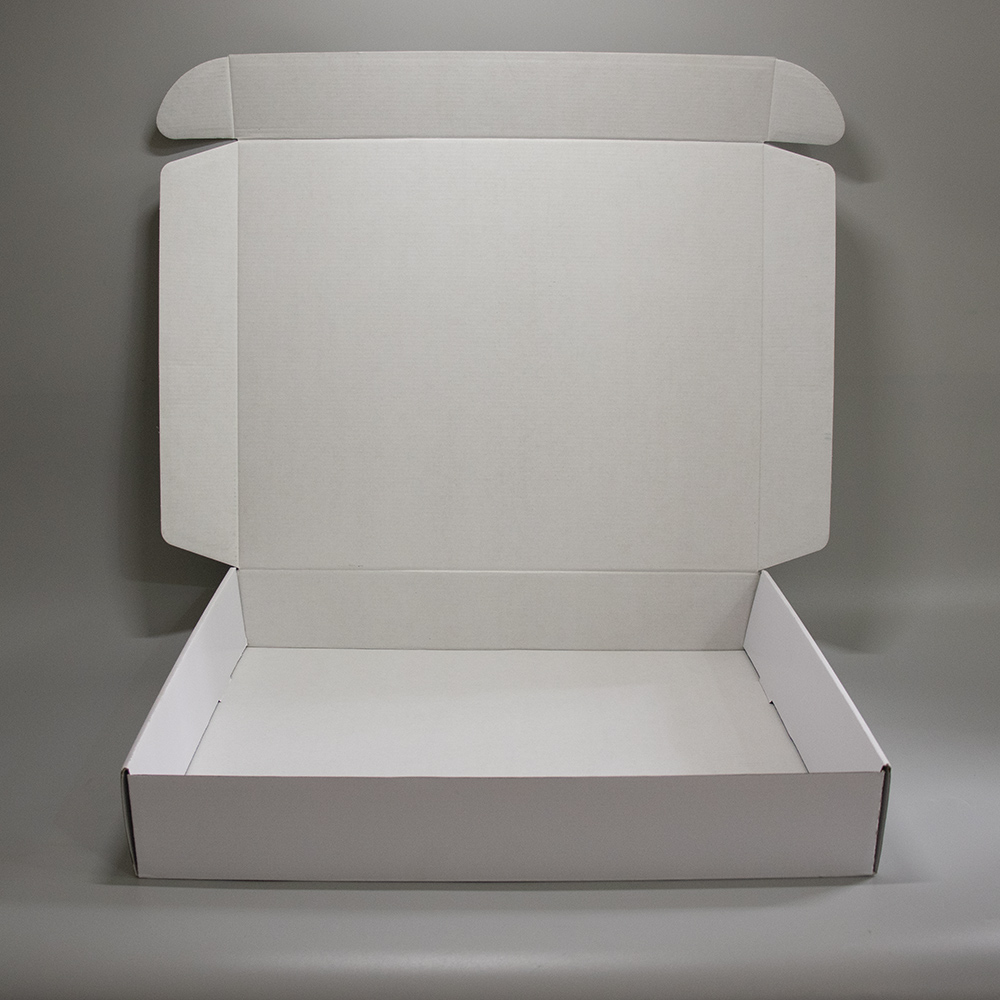 Elegant White Mailer Boxes with Black Custom Printing for Frustration-Free Logistics