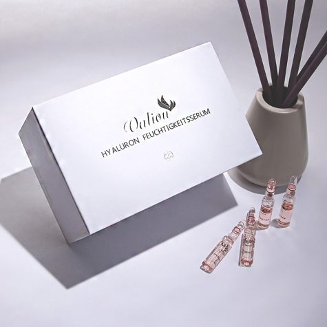 closed-white-rigid-makeup-kit-gift-box